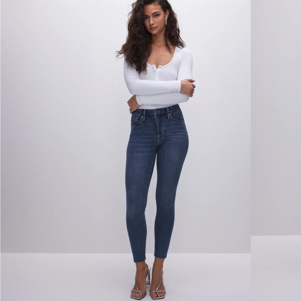 NWT Good American Good Legs Crop Jeans with Raw Hem